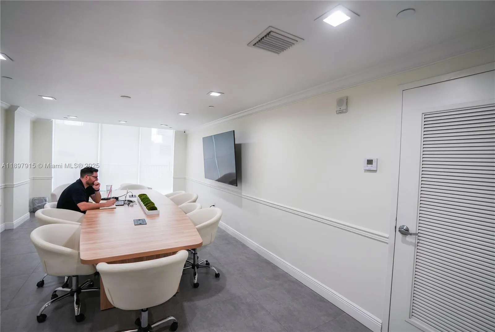 4100 Salzedo St, #916