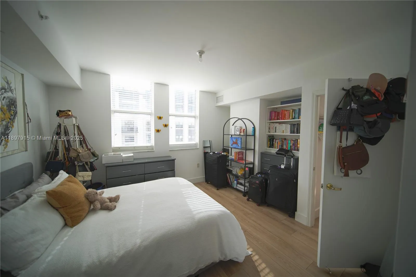 4100 Salzedo St, #916