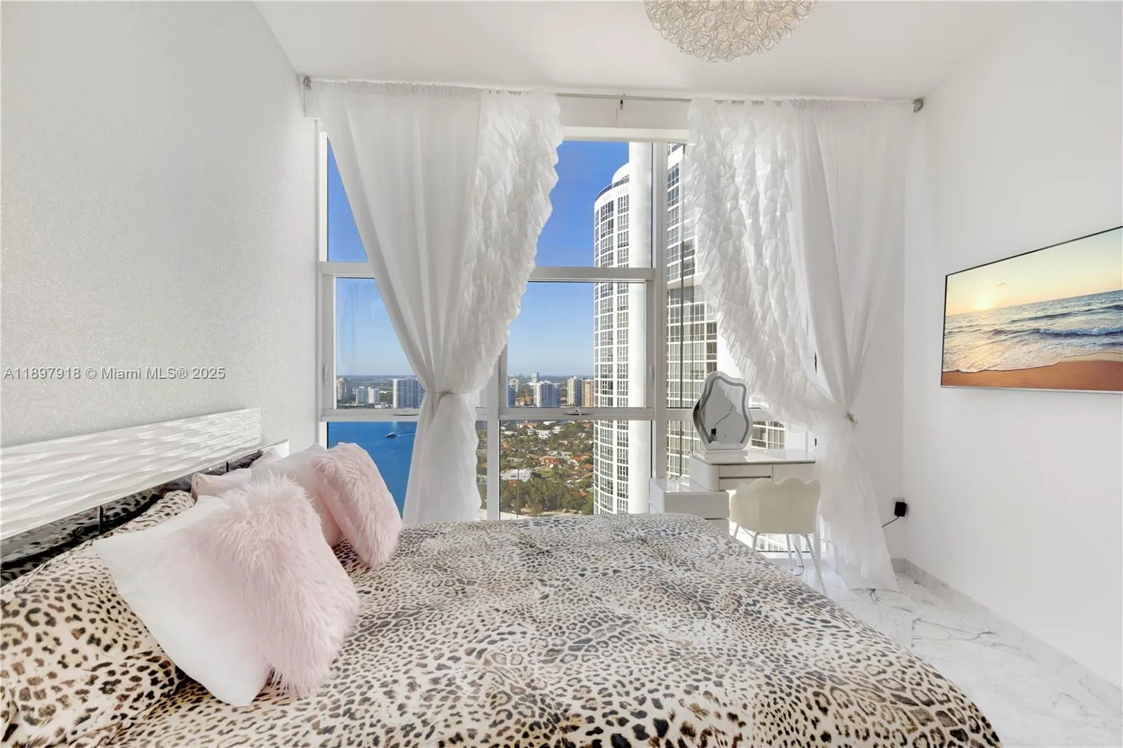 18101 Collins Ave, #4609