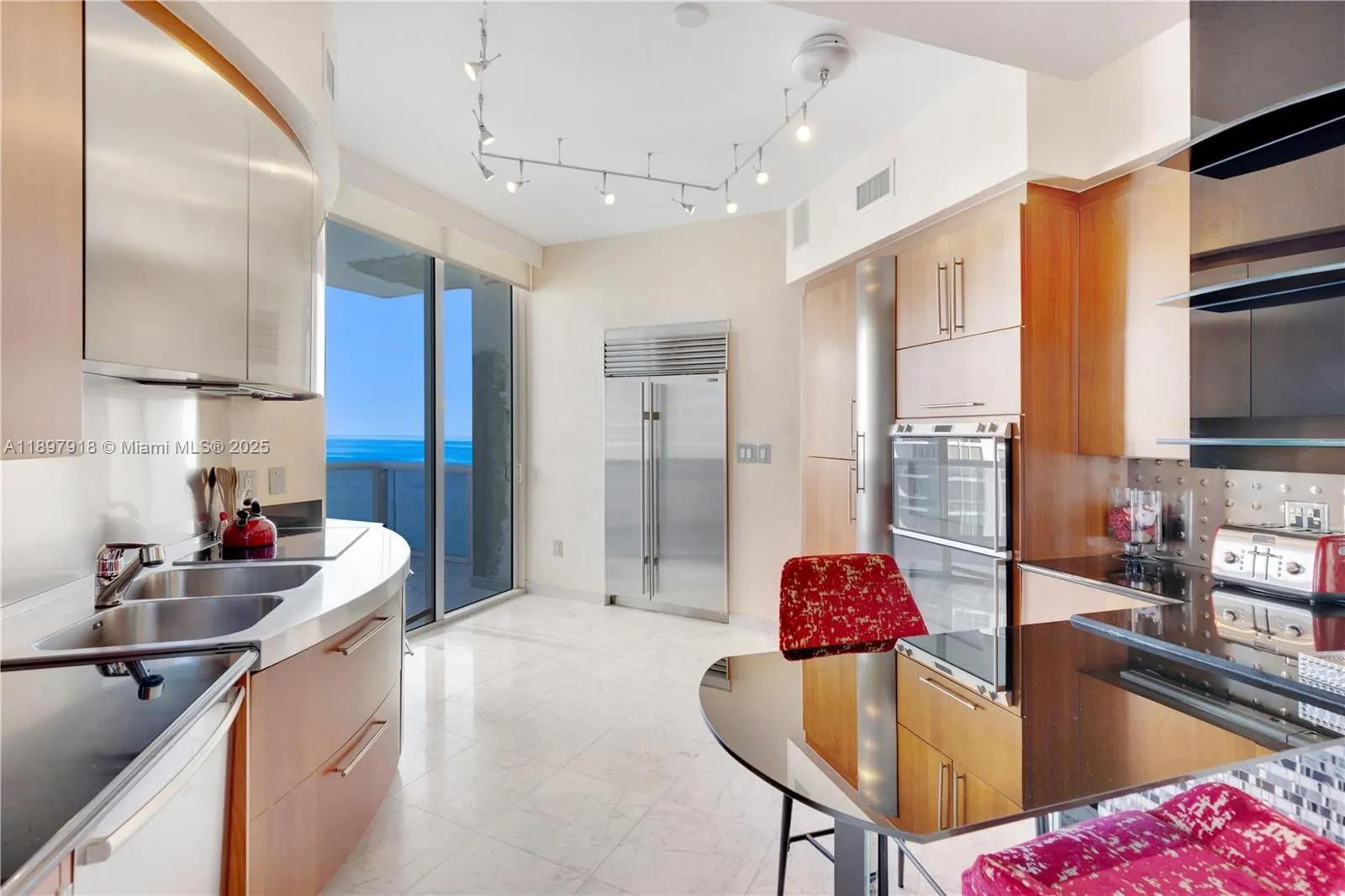 18101 Collins Ave, #4609