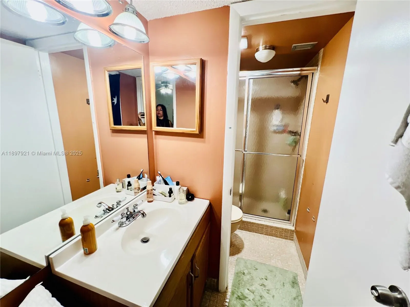 1021 Mockingbird Ln, #215