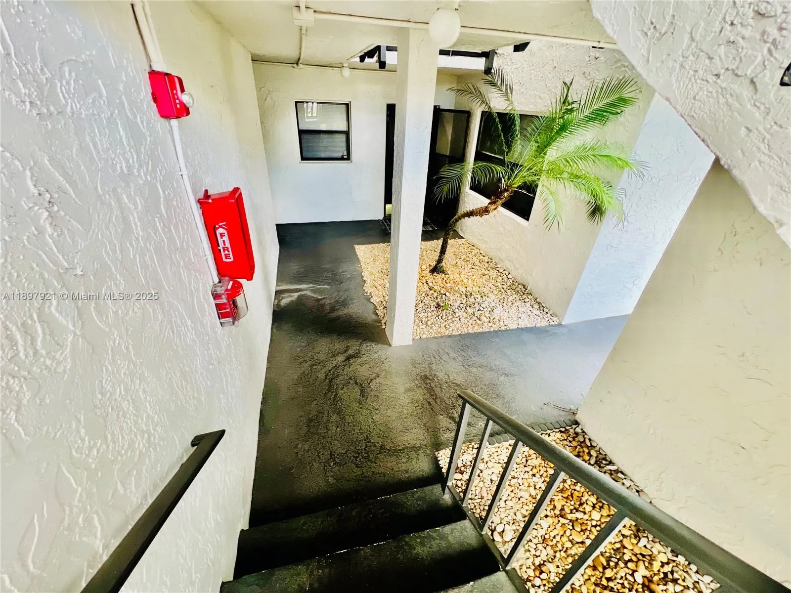 1021 Mockingbird Ln, #215