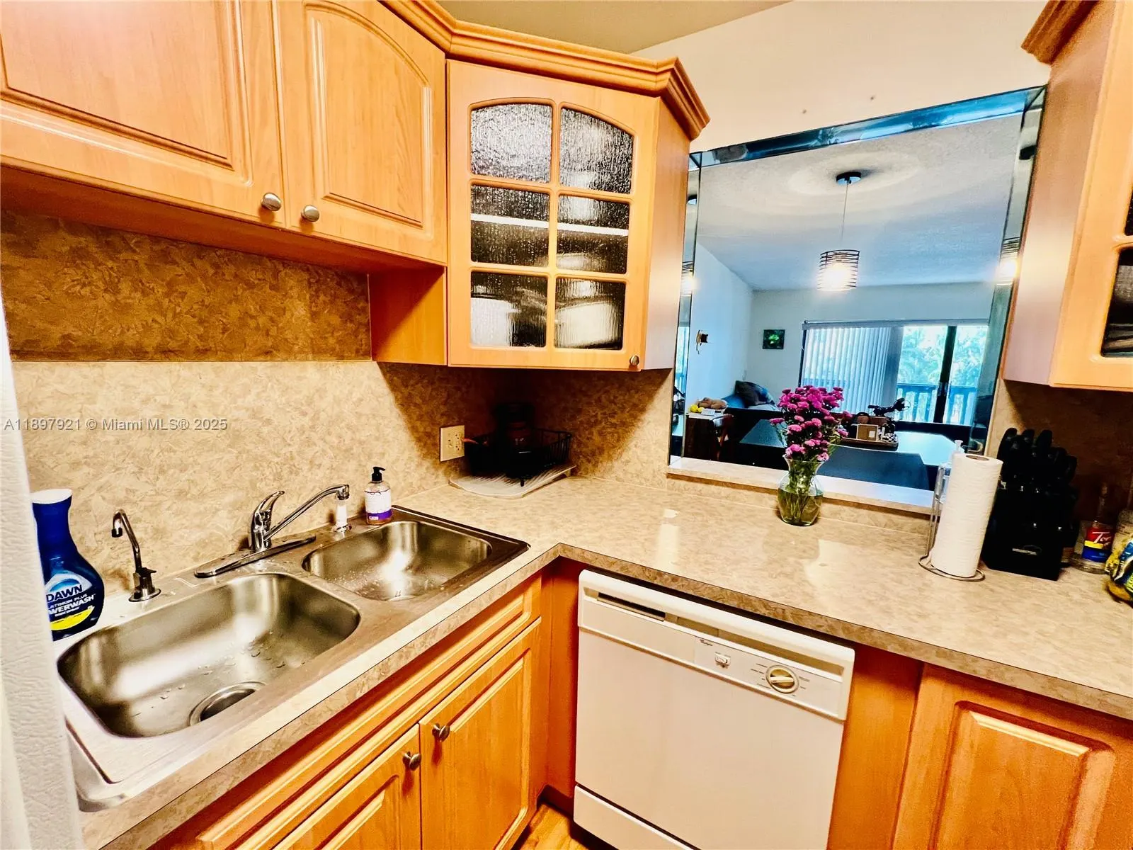 1021 Mockingbird Ln, #215