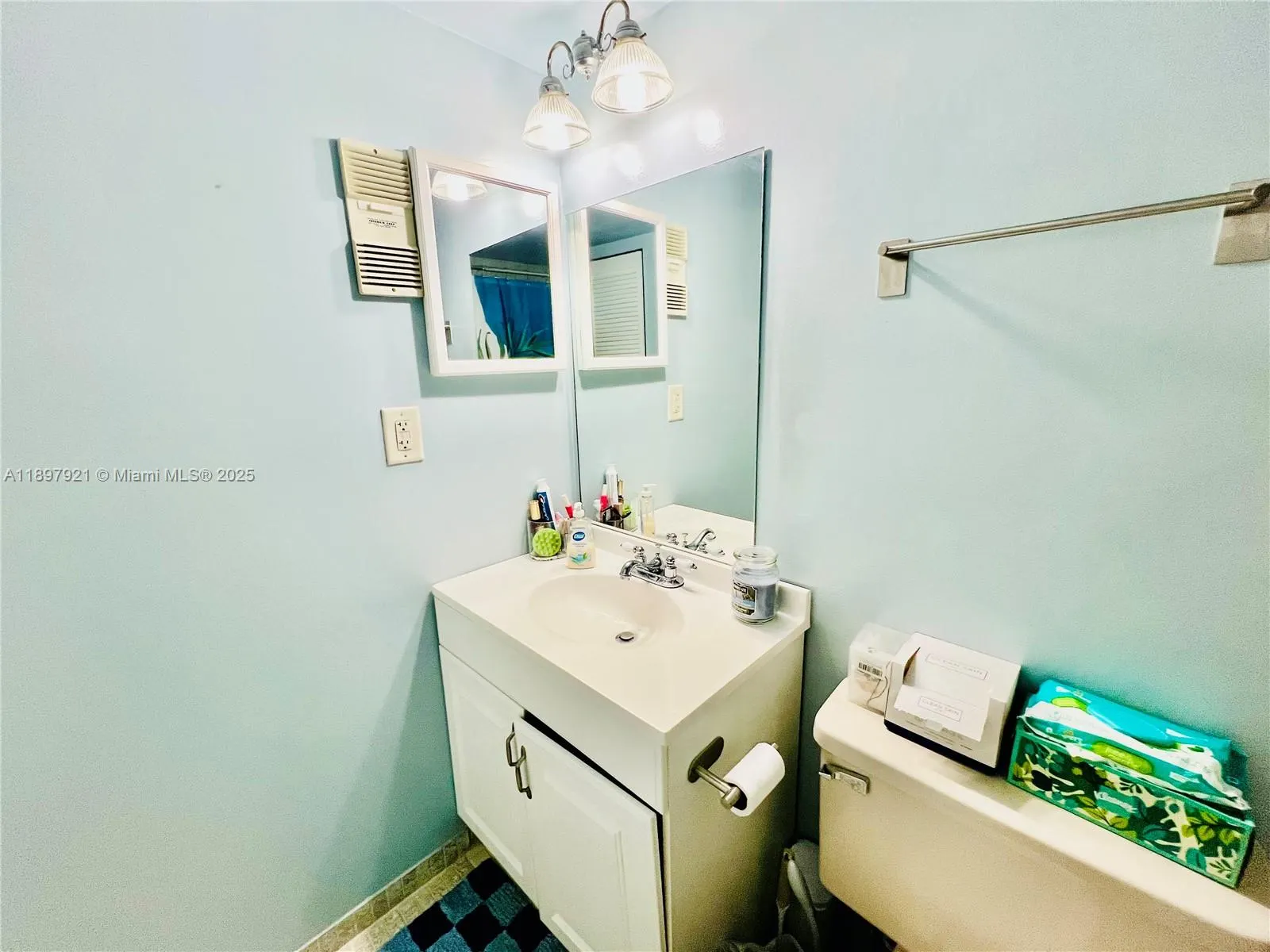 1021 Mockingbird Ln, #215