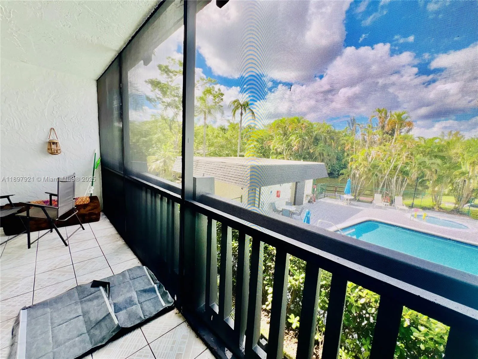 1021 Mockingbird Ln, #215