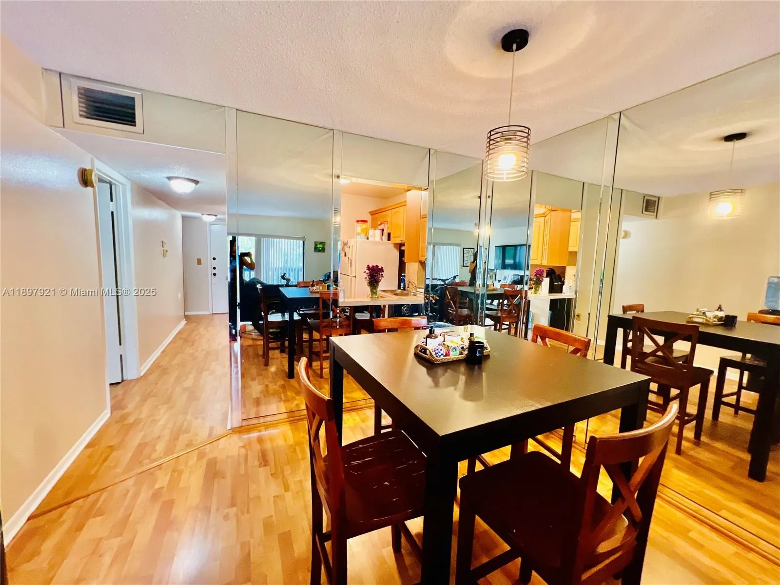 1021 Mockingbird Ln, #215