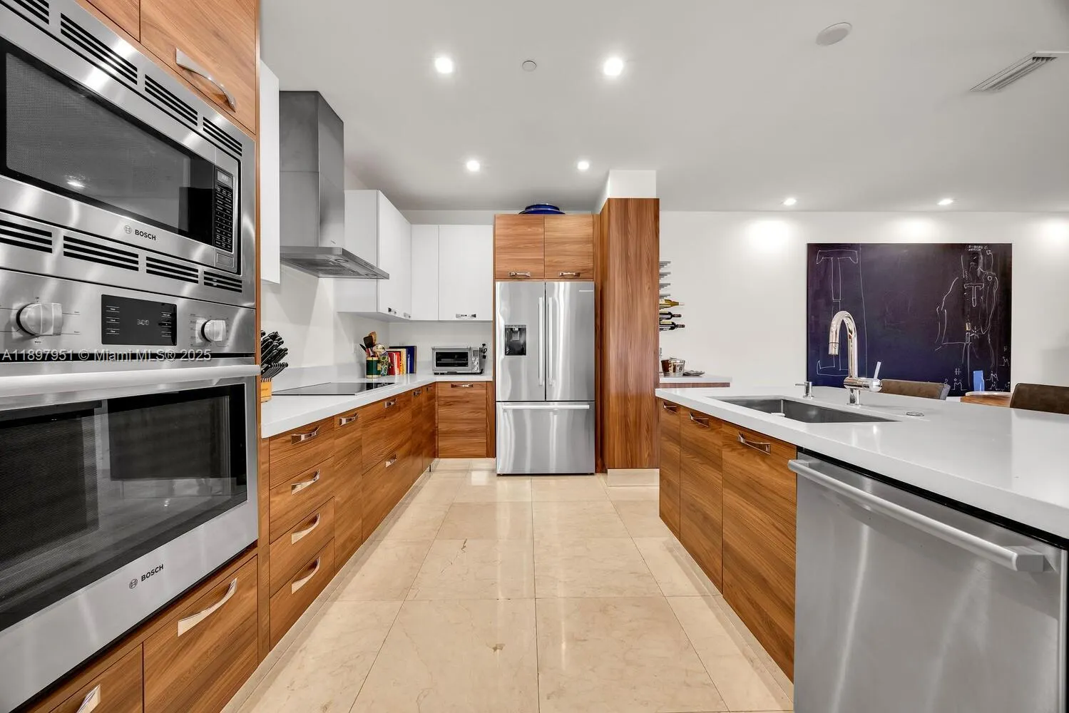 718 Valencia Ave, #207