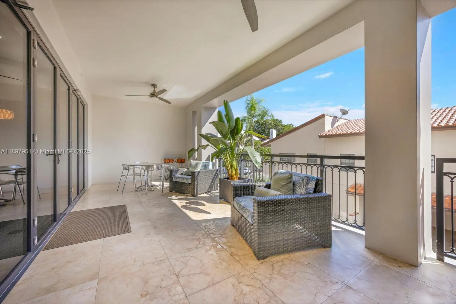 718 Valencia Ave, #207