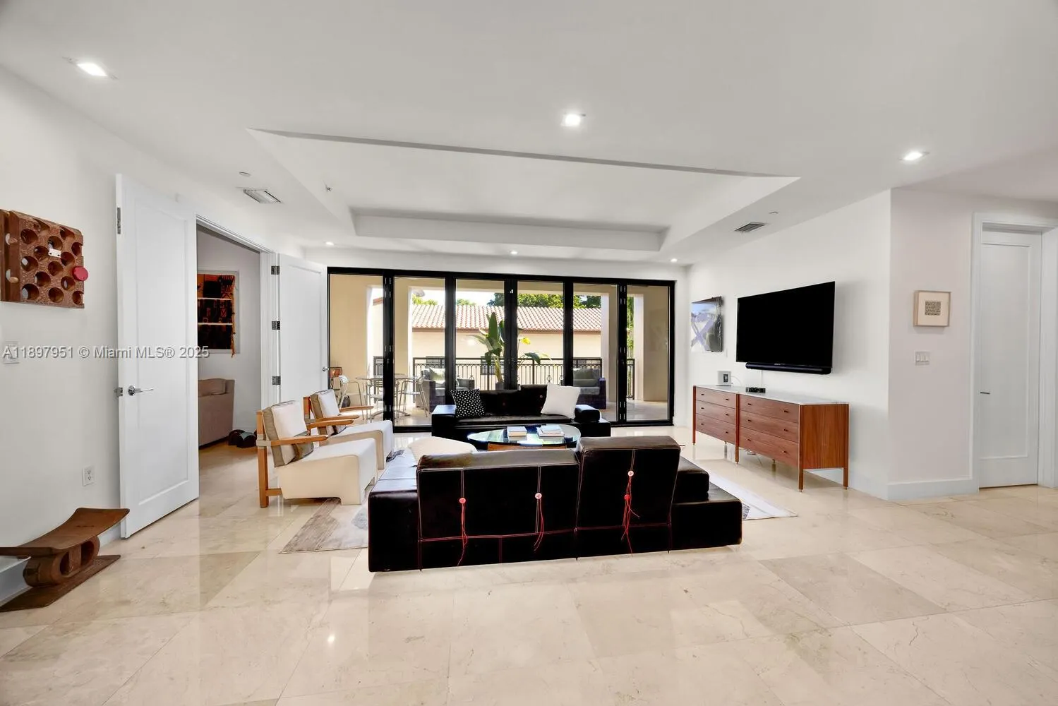 718 Valencia Ave, #207