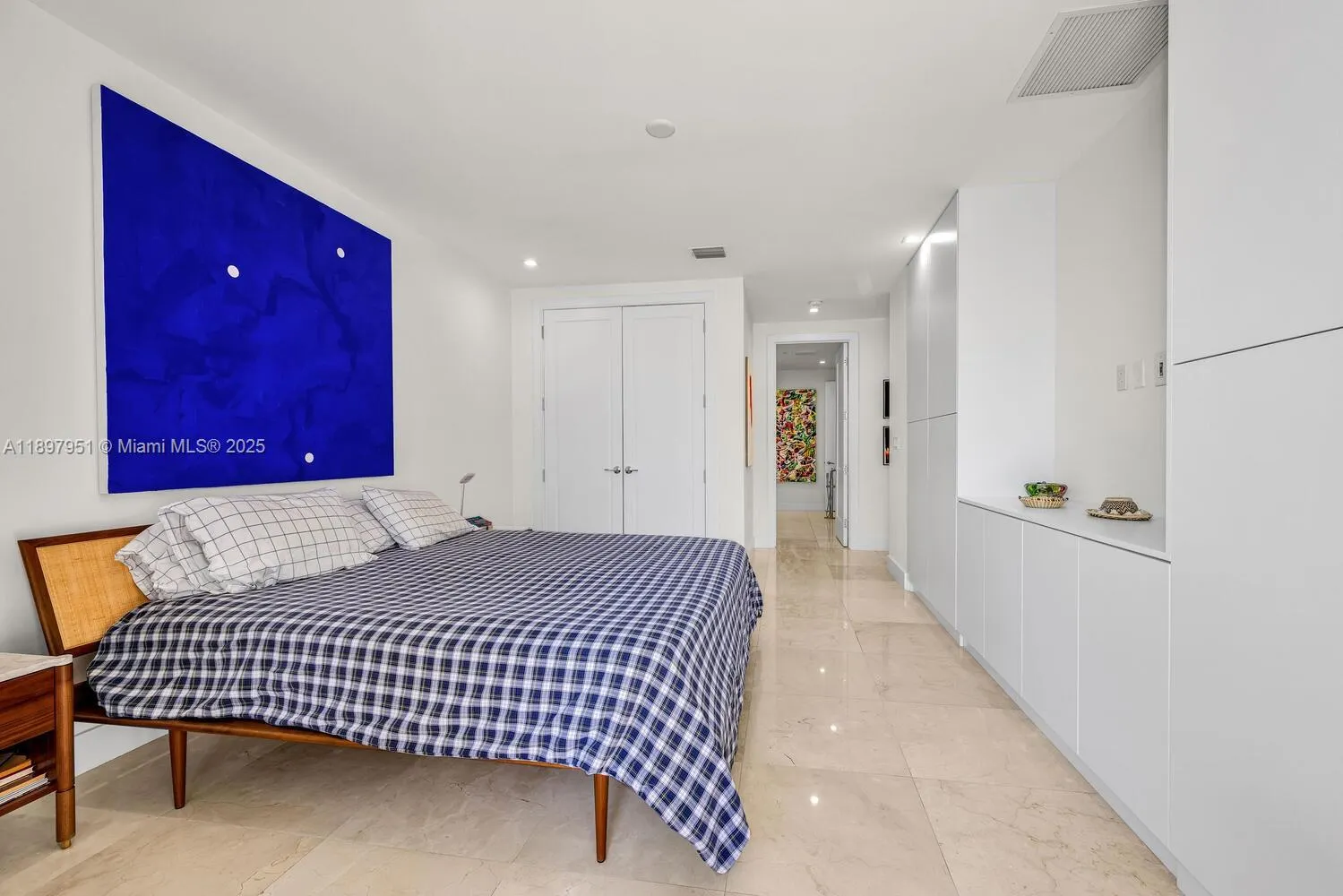 718 Valencia Ave, #207