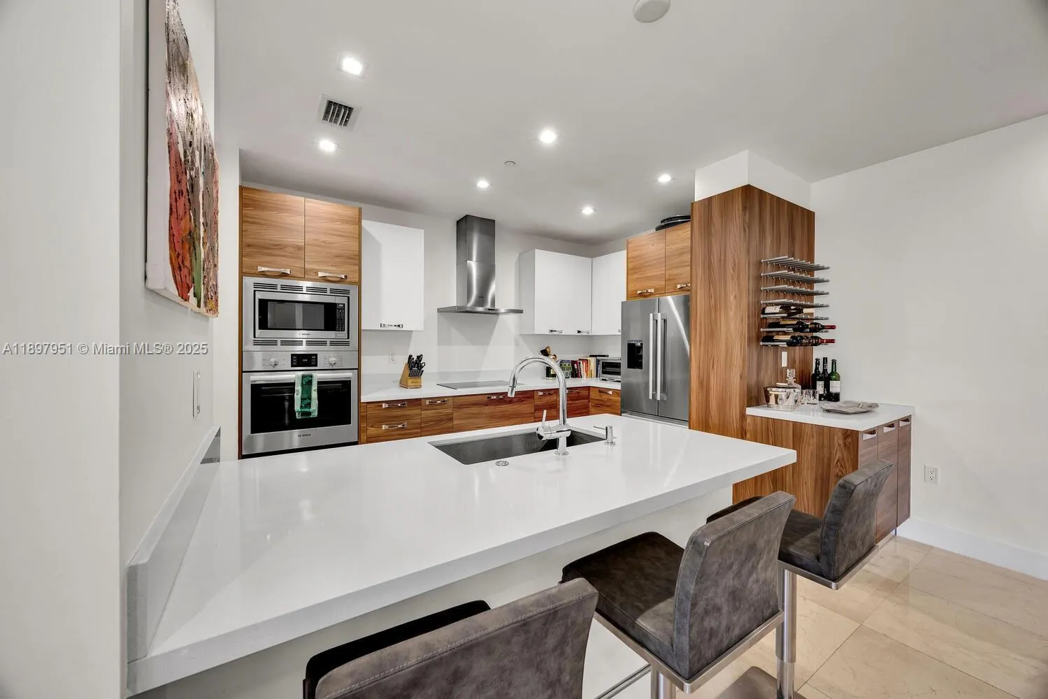 718 Valencia Ave, #207