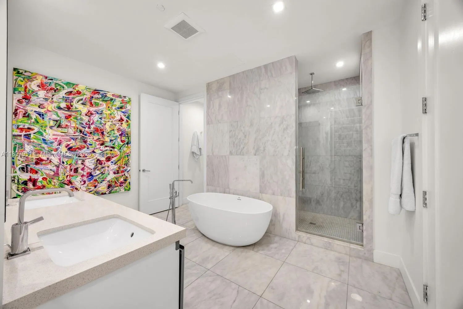 718 Valencia Ave, #207