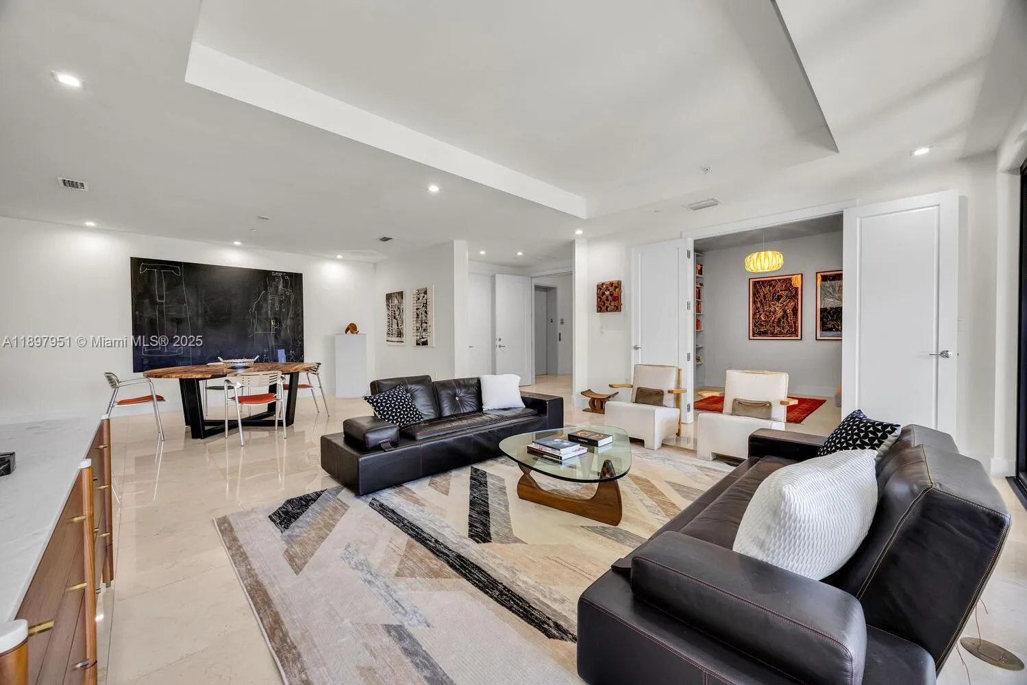 718 Valencia Ave, #207