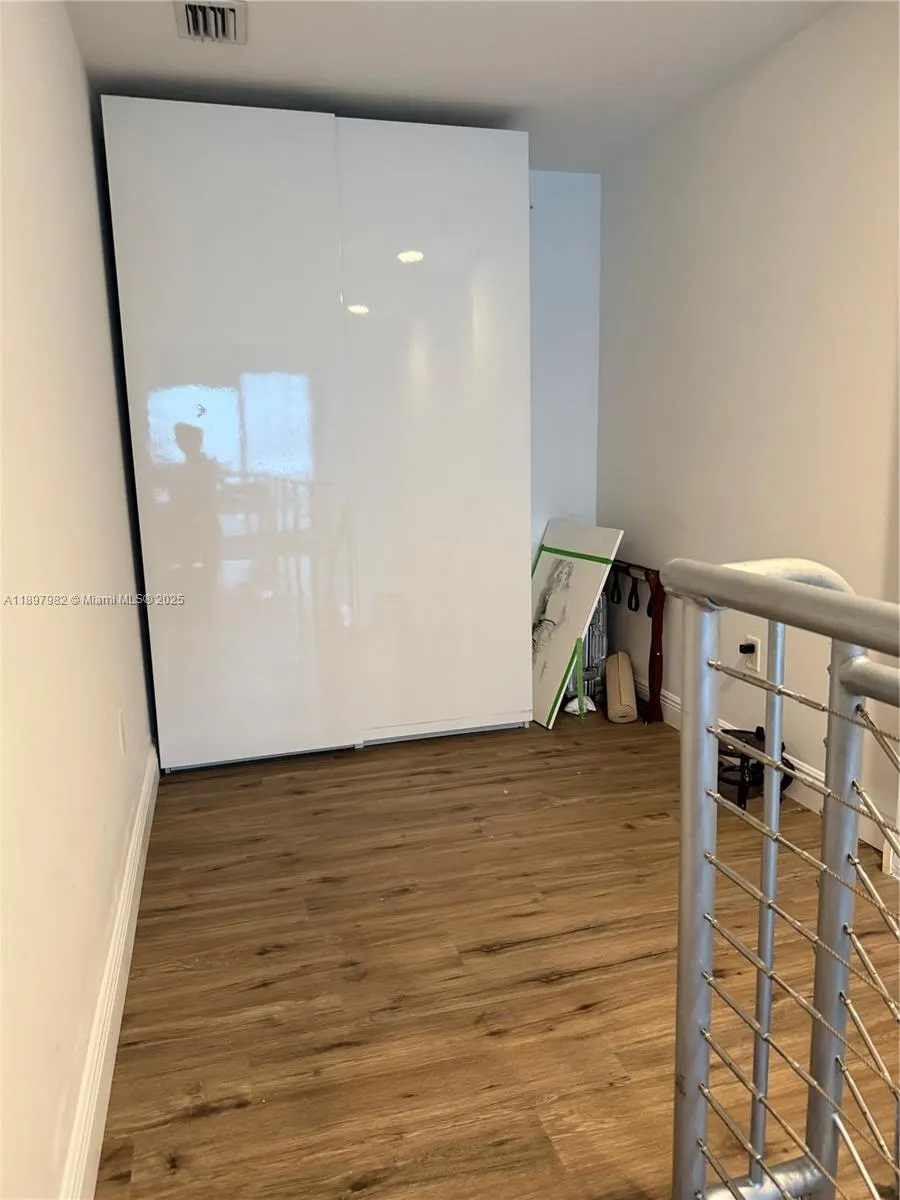 1050 Brickell Ave, #414