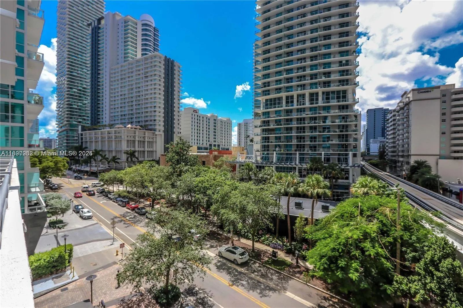 1050 Brickell Ave, #414