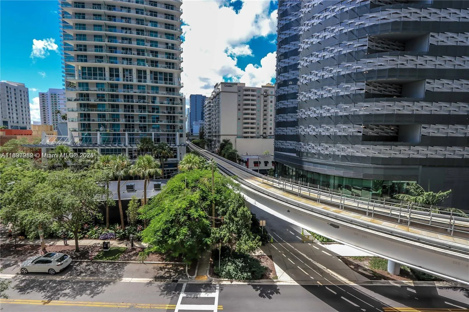1050 Brickell Ave, #414