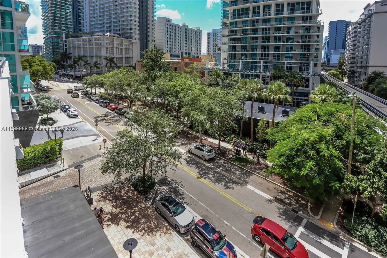 1050 Brickell Ave, #414