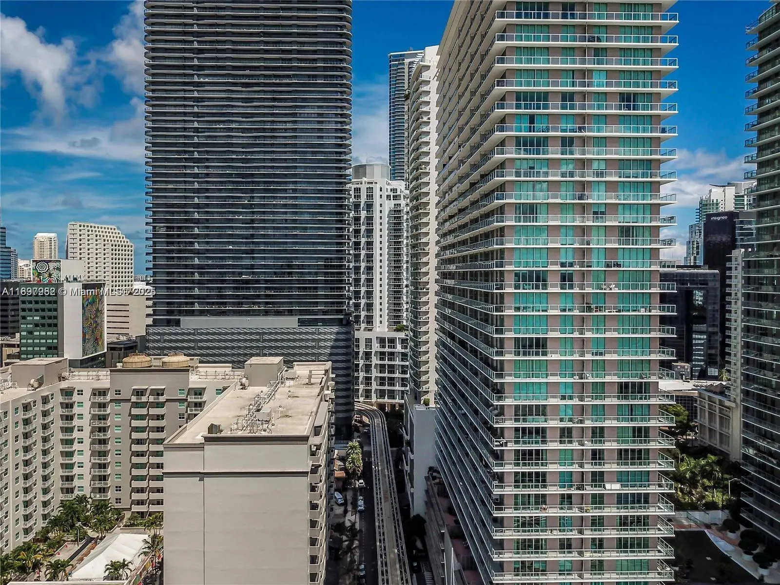 1050 Brickell Ave, #414