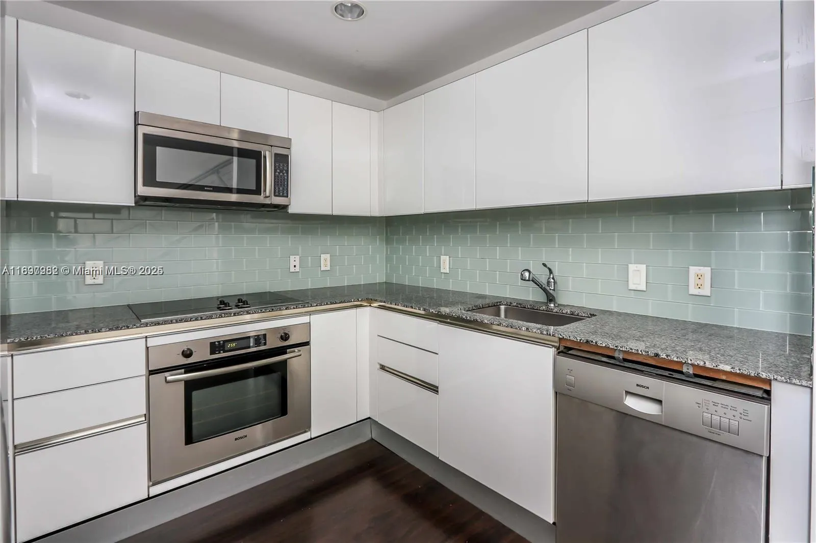 1050 Brickell Ave, #414