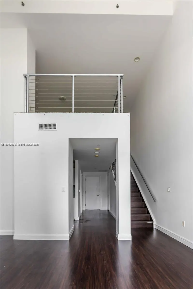 1050 Brickell Ave, #414