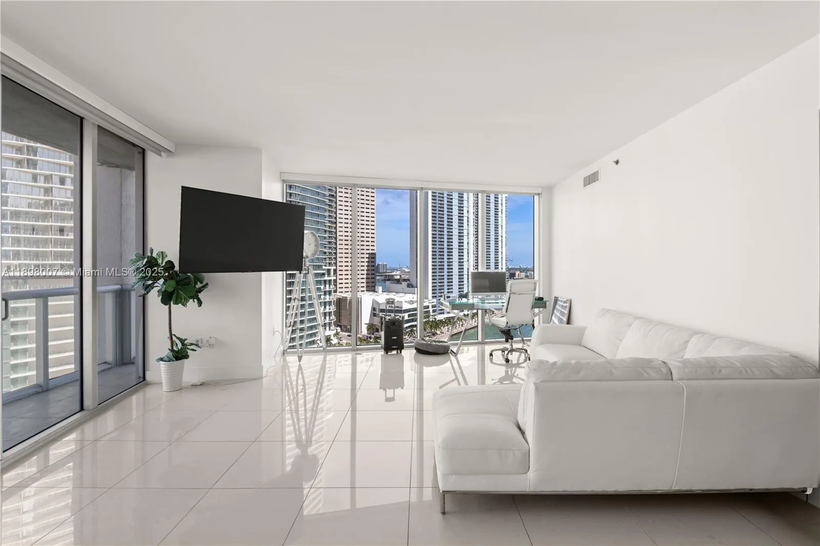 465 Brickell Ave, #1602
