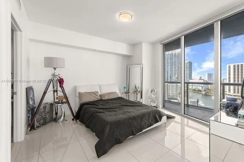465 Brickell Ave, #1602
