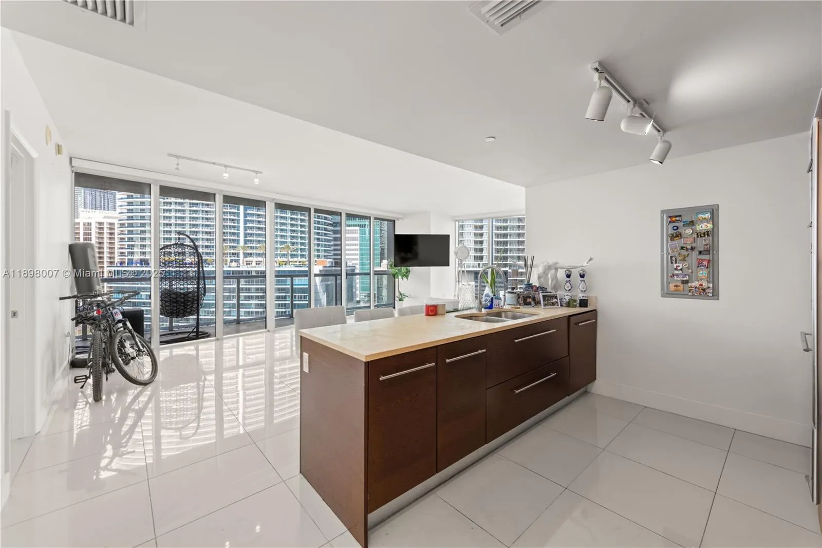 465 Brickell Ave, #1602