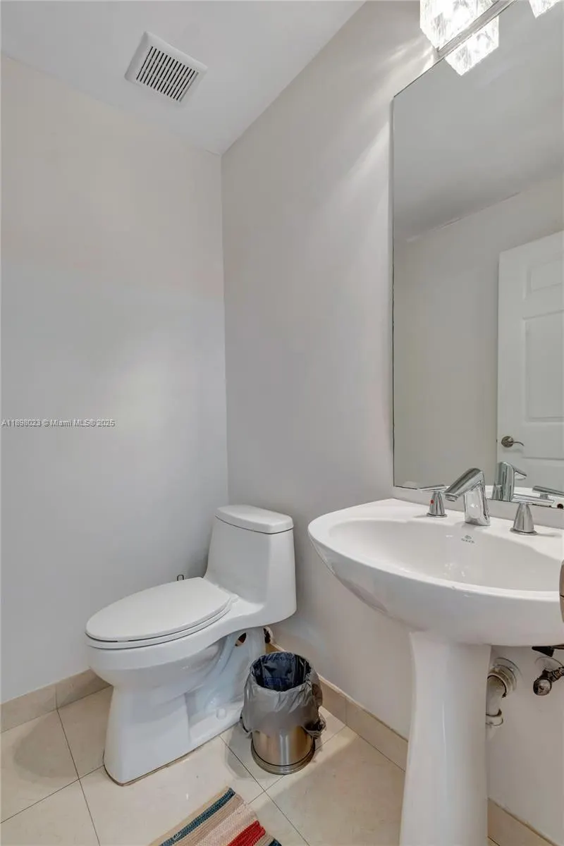 18409 NE 27th Ct, #156