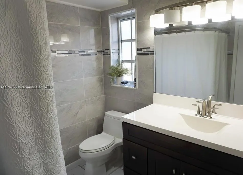 6565 Santona St, #B5