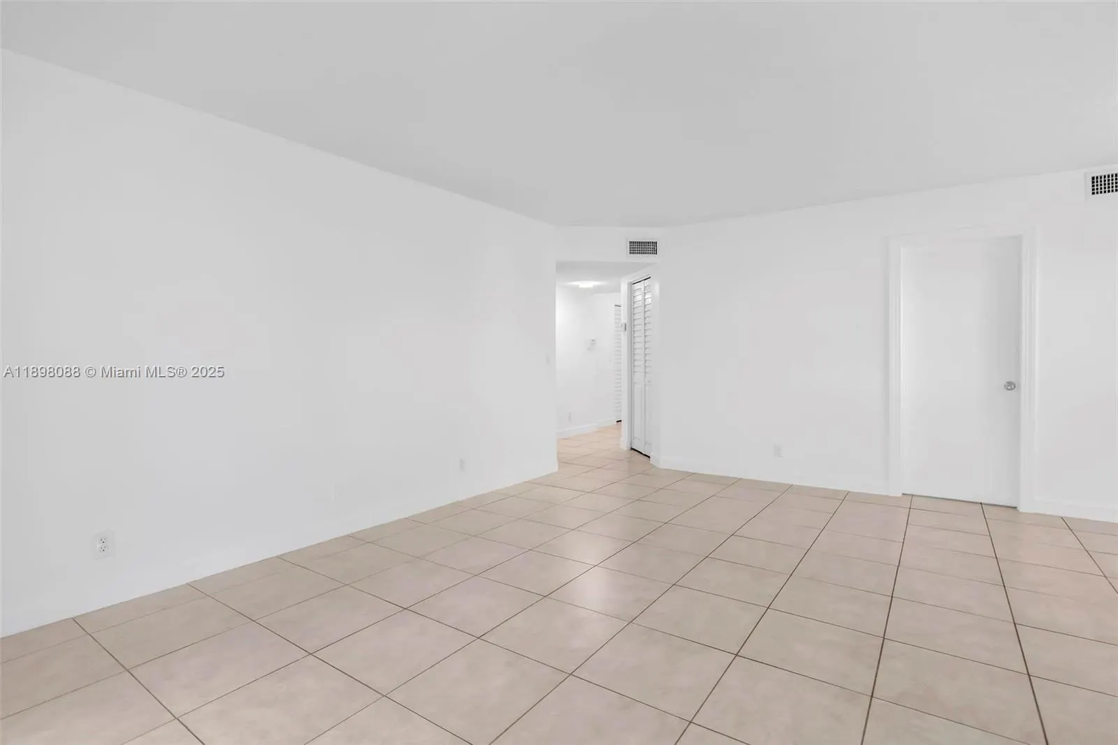 8002 Lagos De Campo Blvd, #B-101