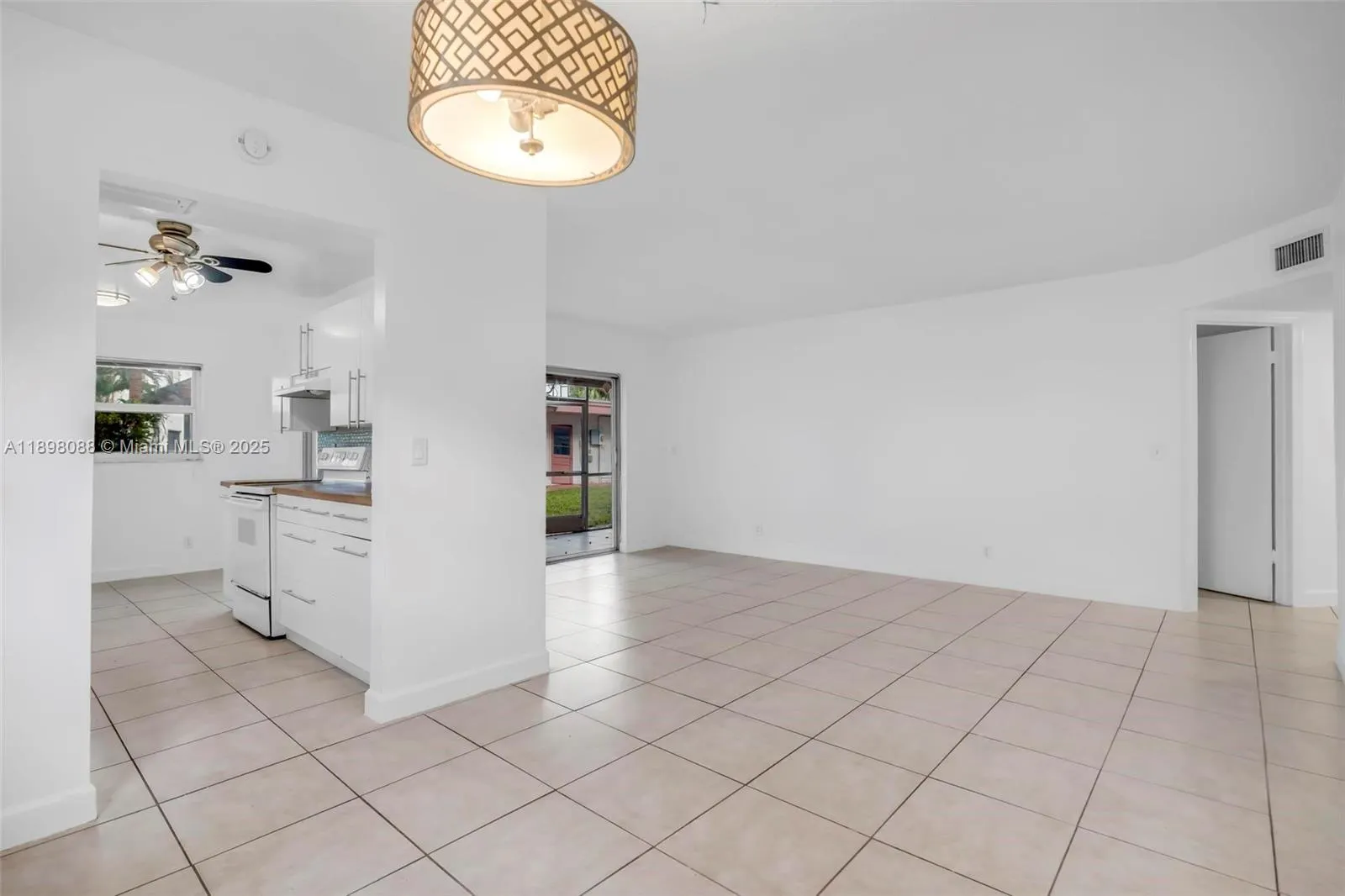 8002 Lagos De Campo Blvd, #B-101