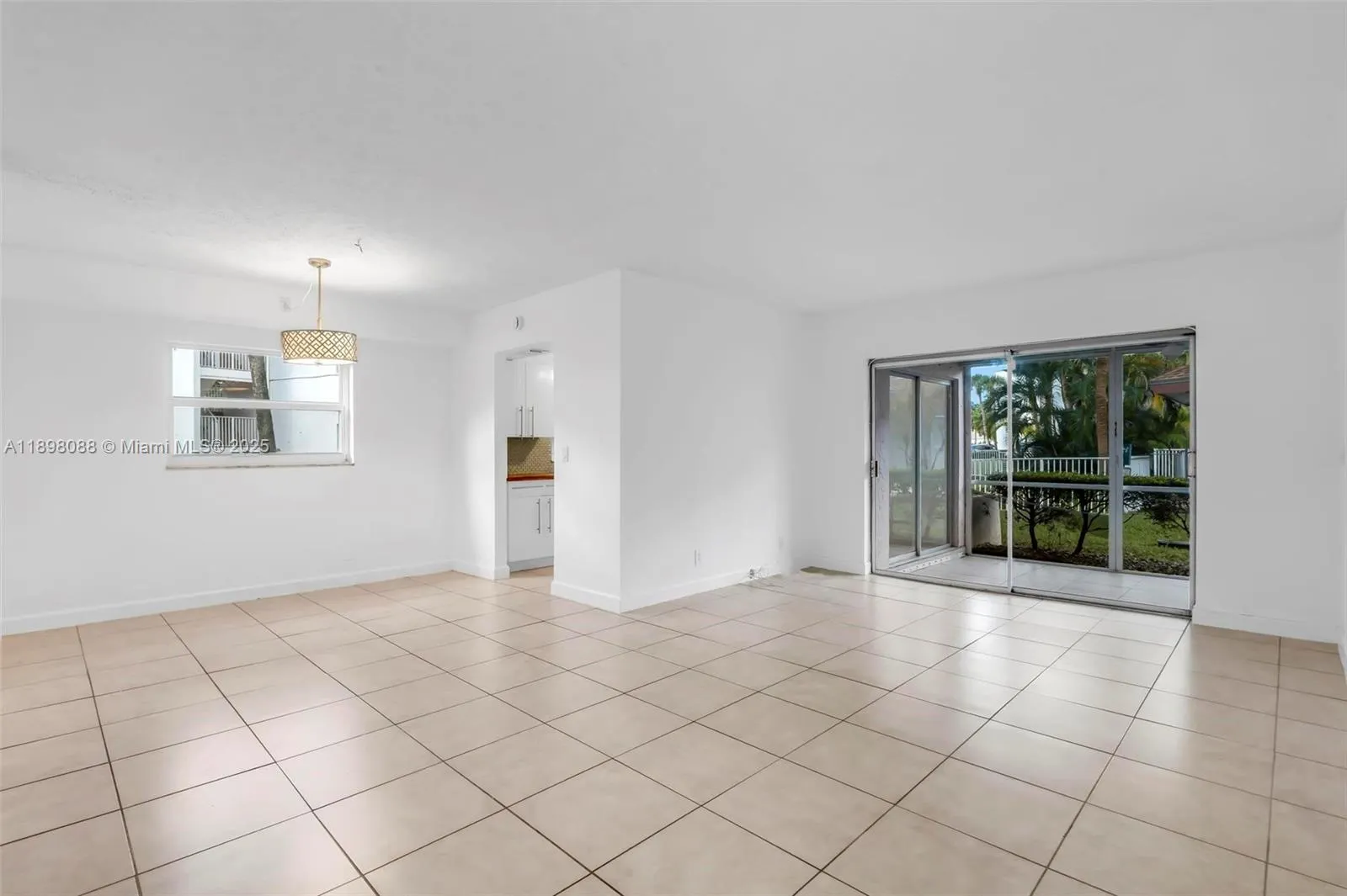 8002 Lagos De Campo Blvd, #B-101