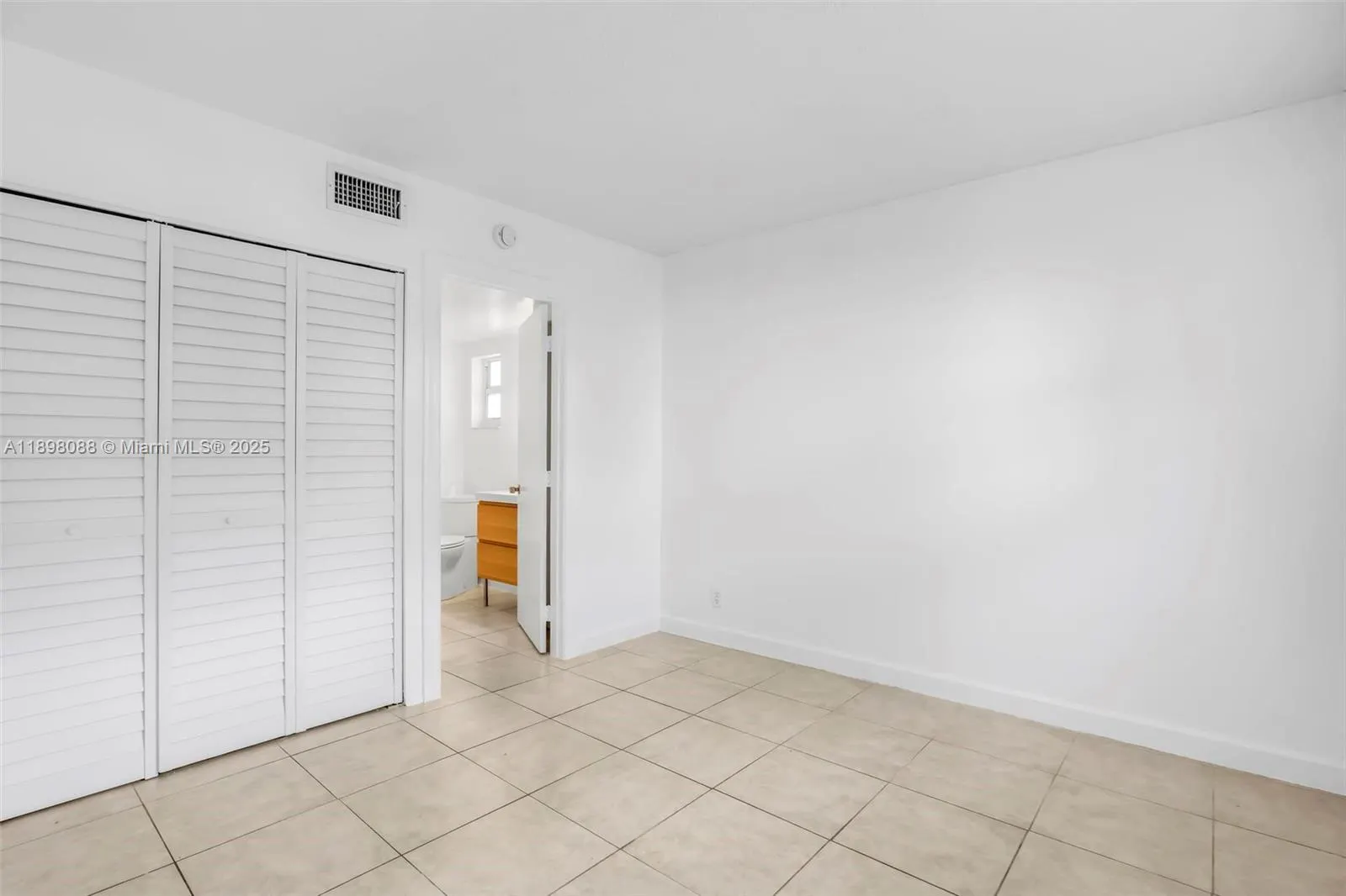 8002 Lagos De Campo Blvd, #B-101