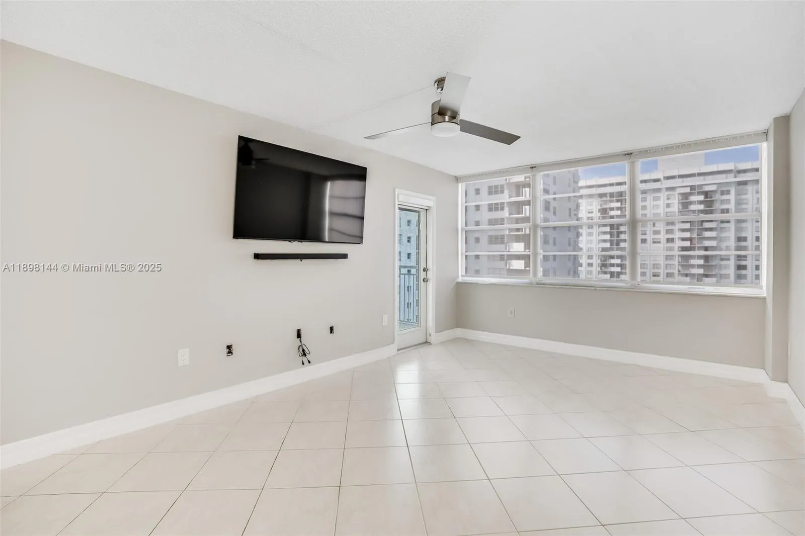 18071 Biscayne Blvd, #1204