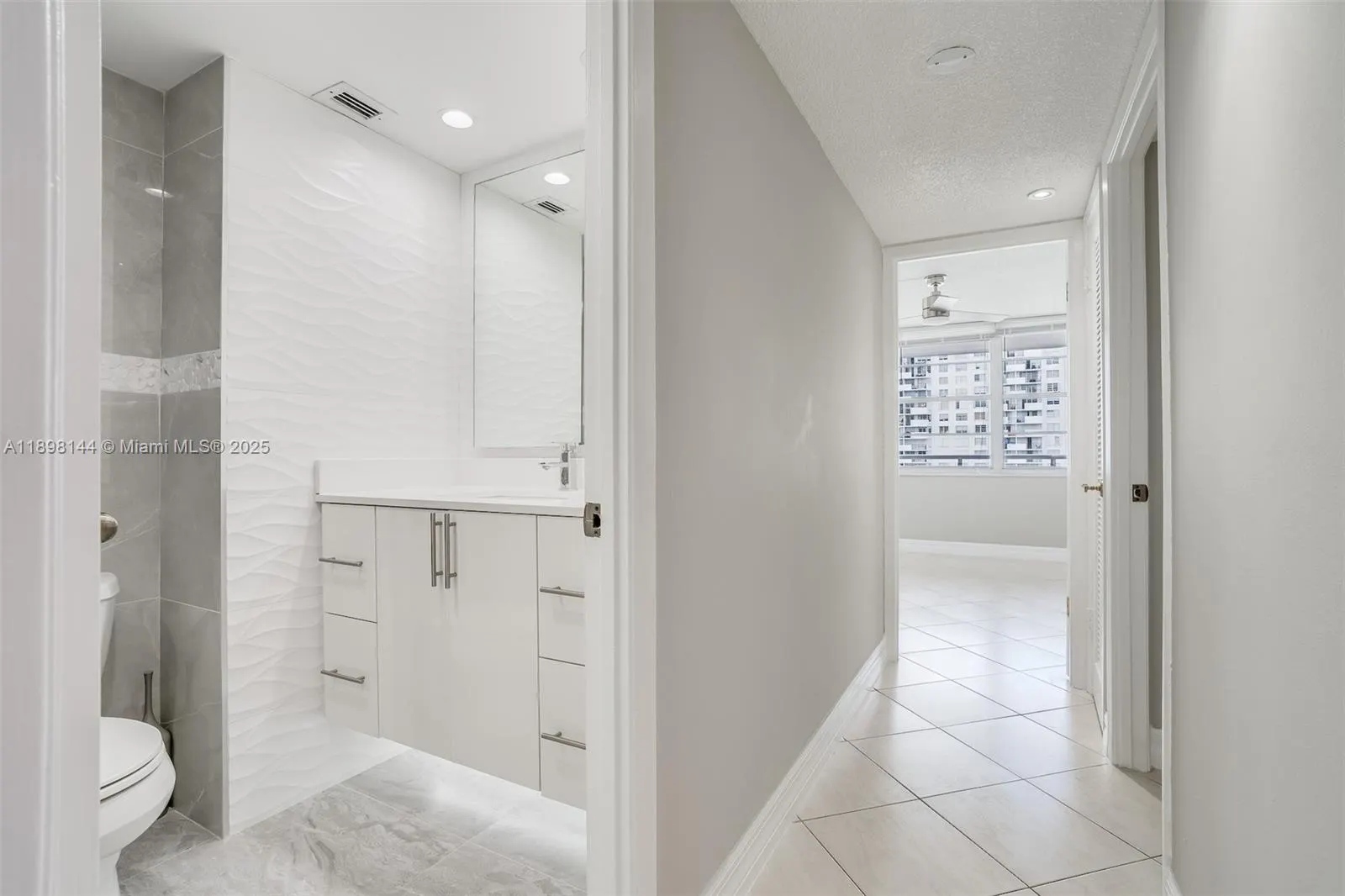 18071 Biscayne Blvd, #1204