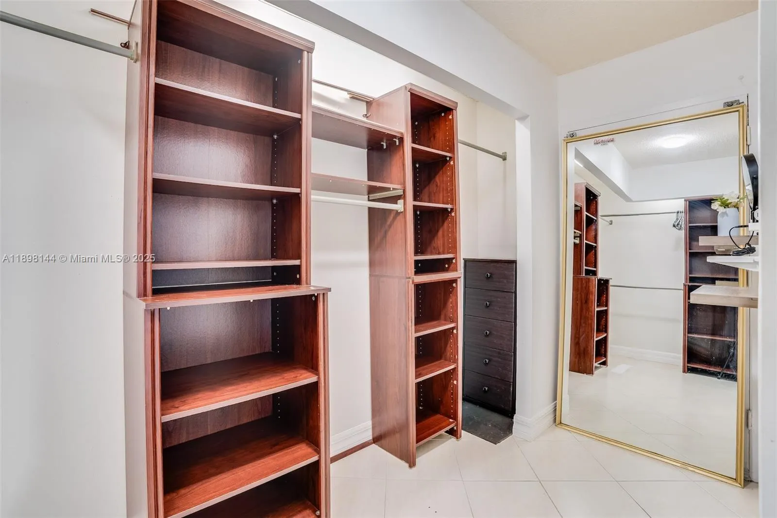 18071 Biscayne Blvd, #1204