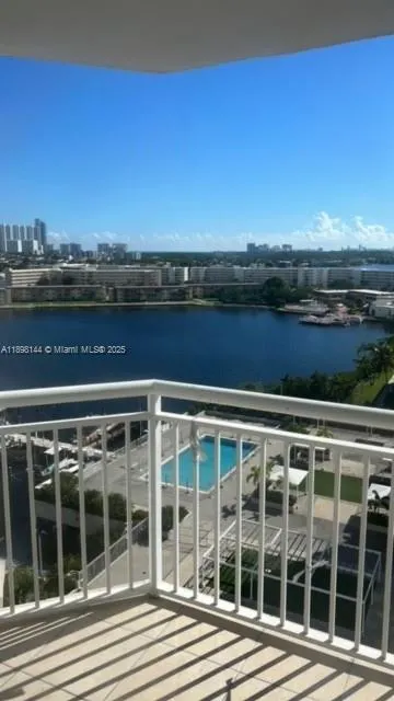 18071 Biscayne Blvd, #1204