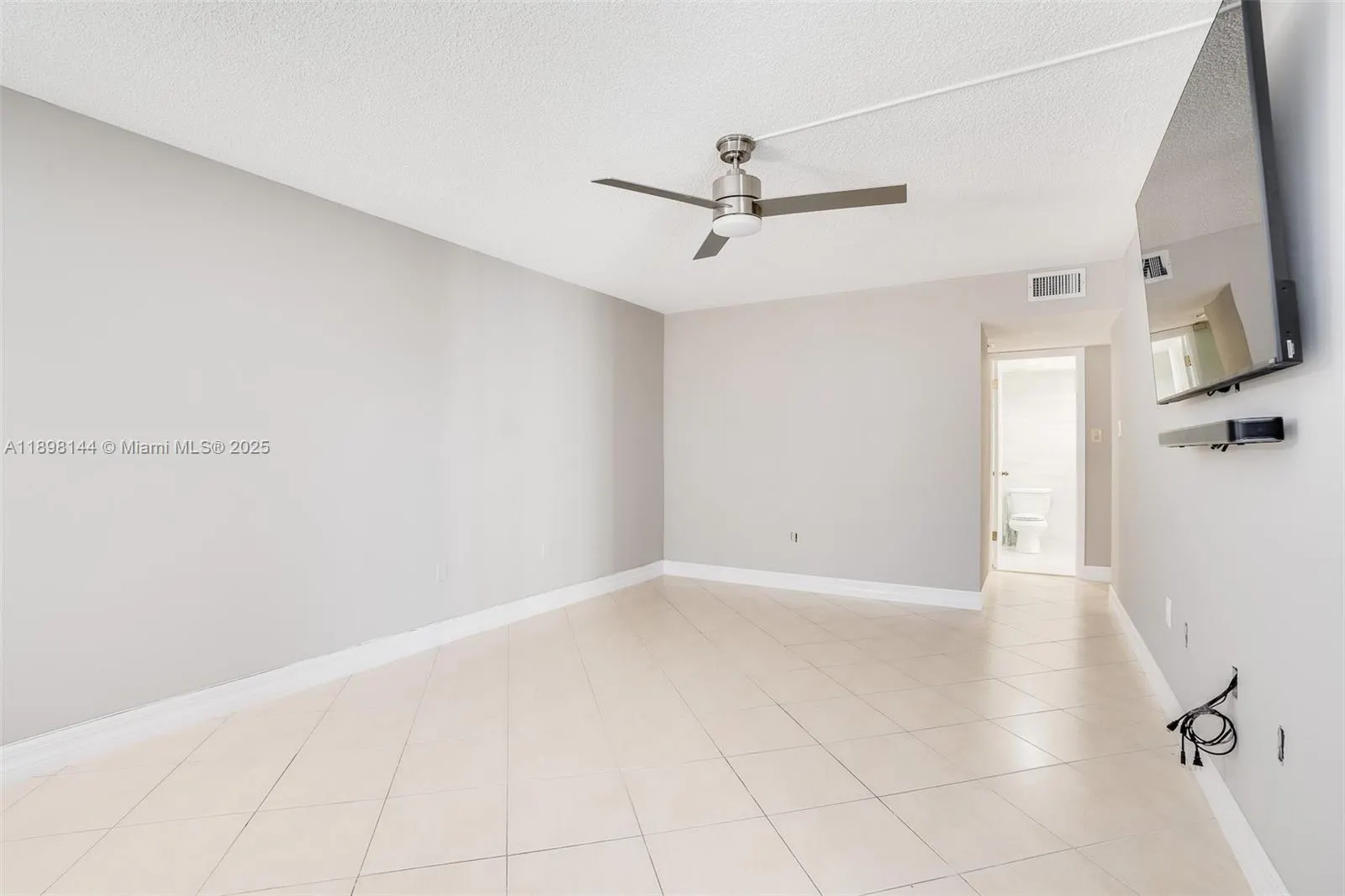 18071 Biscayne Blvd, #1204