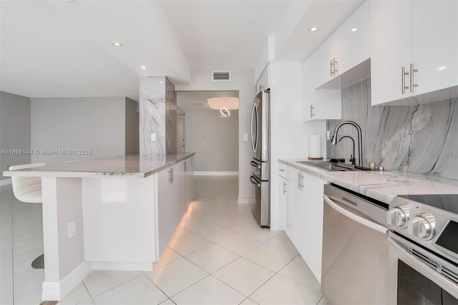 18071 Biscayne Blvd, #1204