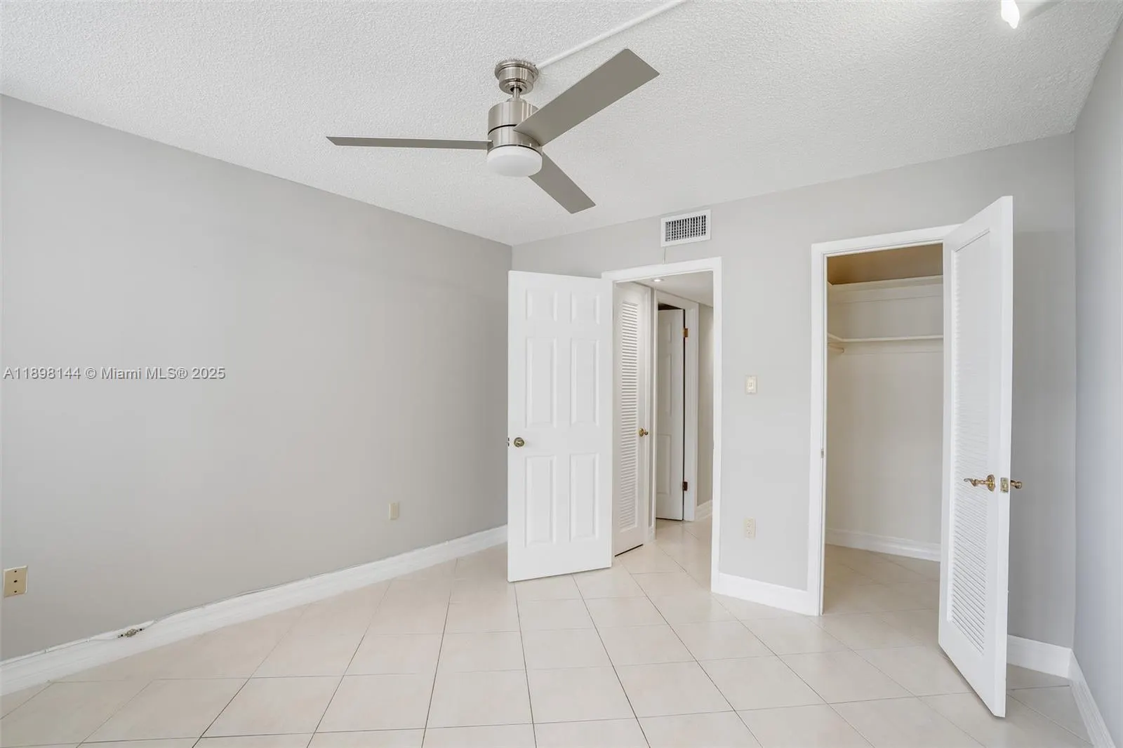 18071 Biscayne Blvd, #1204