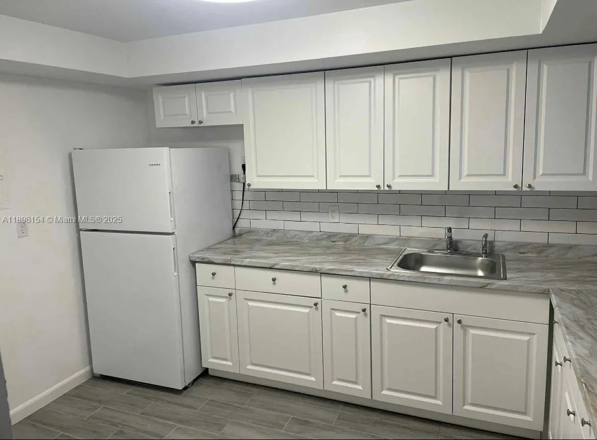 1351 NE MIAMI GARDENS DR, #1421E