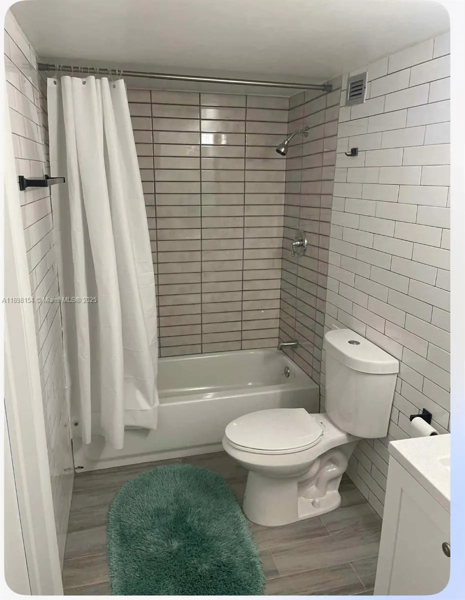 1351 NE MIAMI GARDENS DR, #1421E