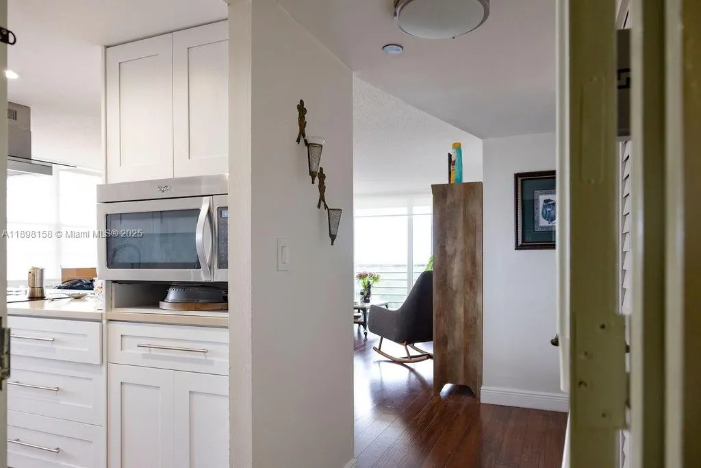 1300 St Charles Place, #PH12