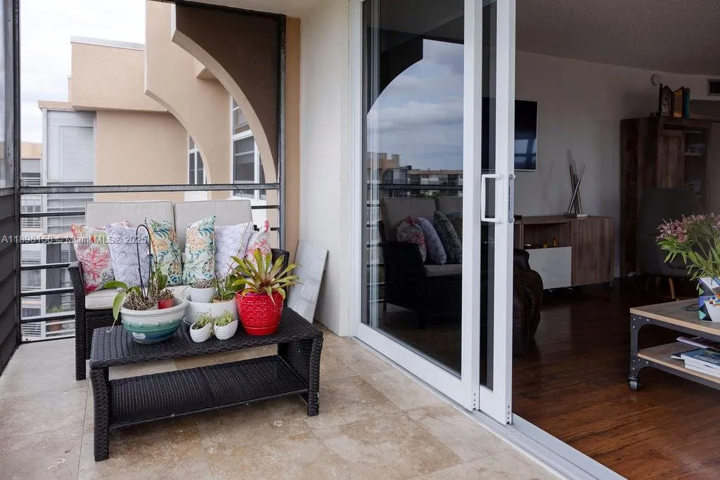 1300 St Charles Place, #PH12