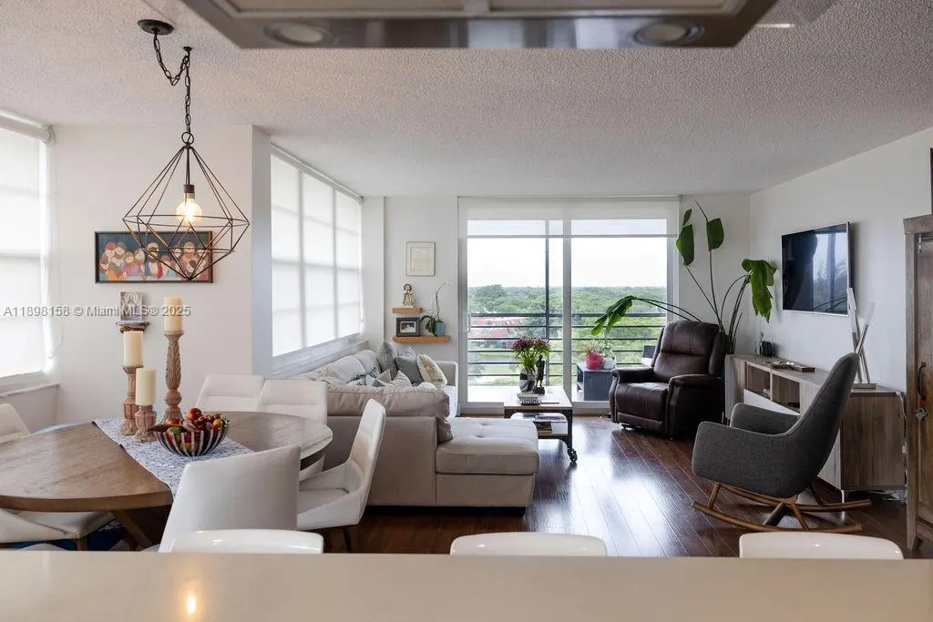 1300 St Charles Place, #PH12