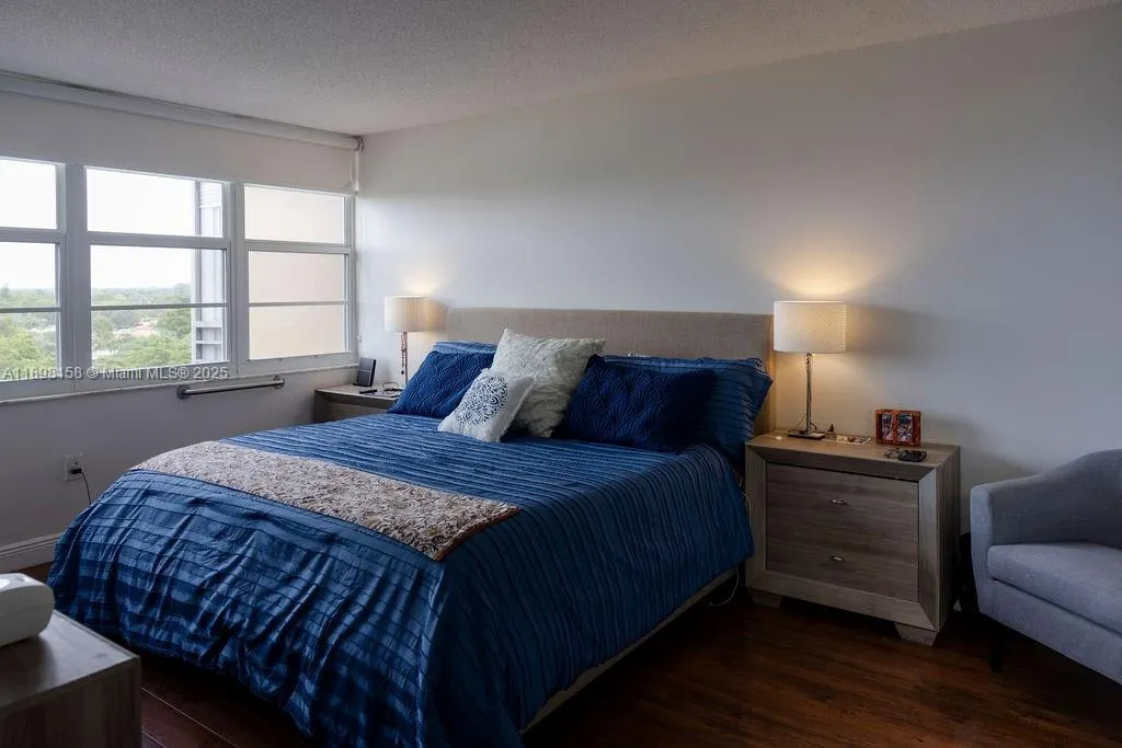 1300 St Charles Place, #PH12