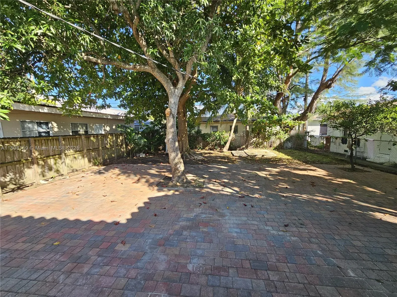 1915 Normandy Dr