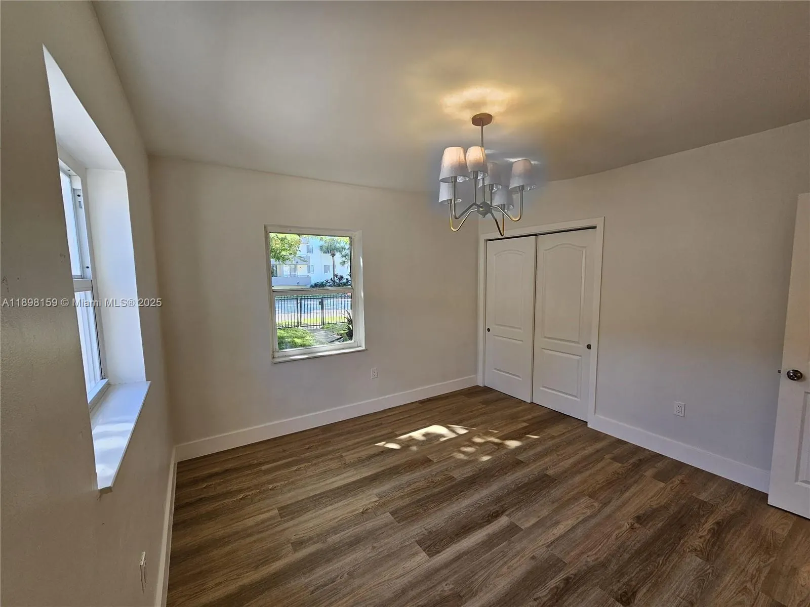 1915 Normandy Dr