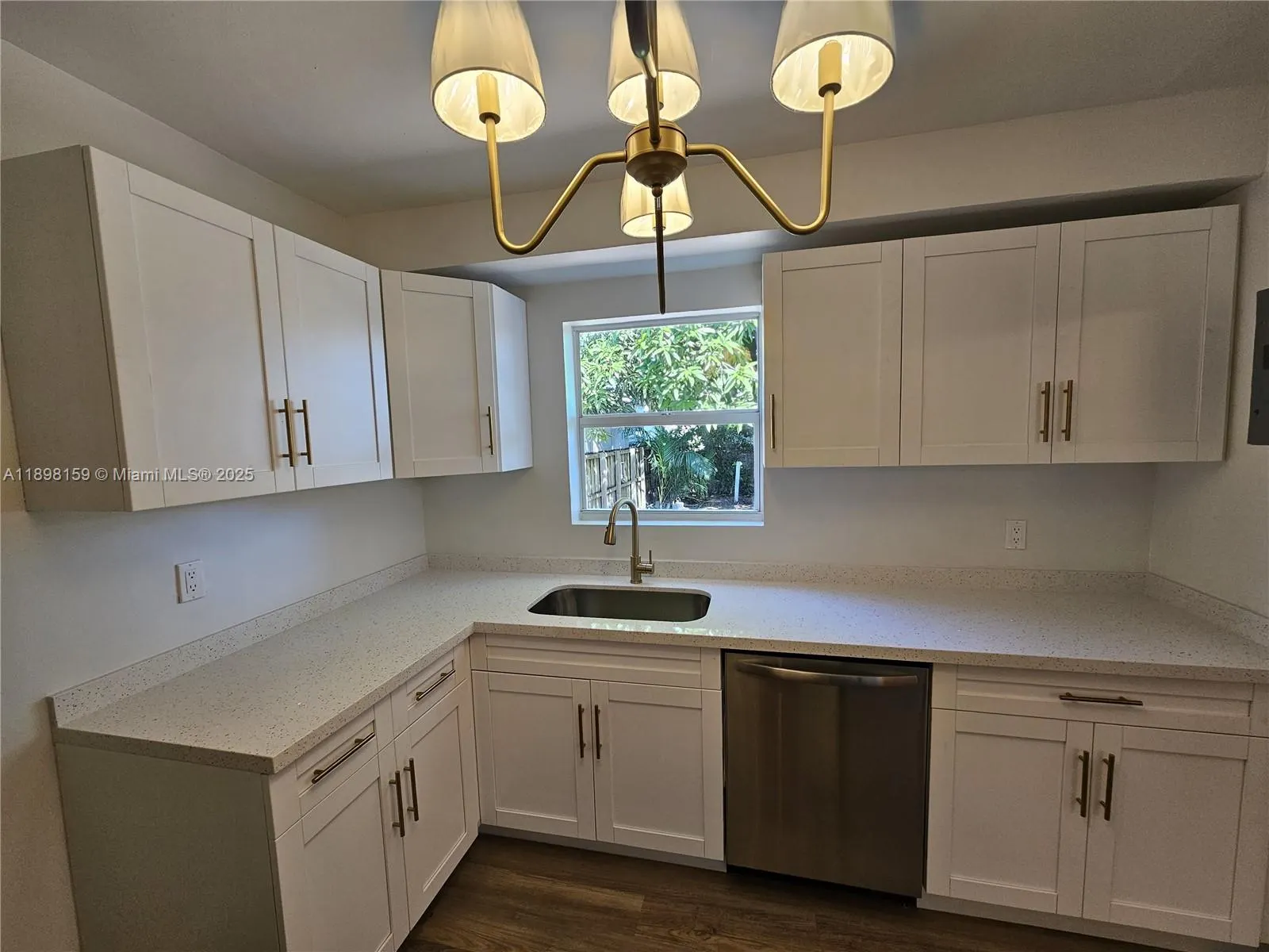 1915 Normandy Dr