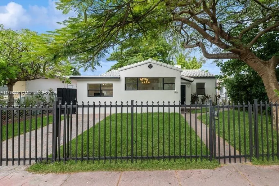 1915 Normandy Dr